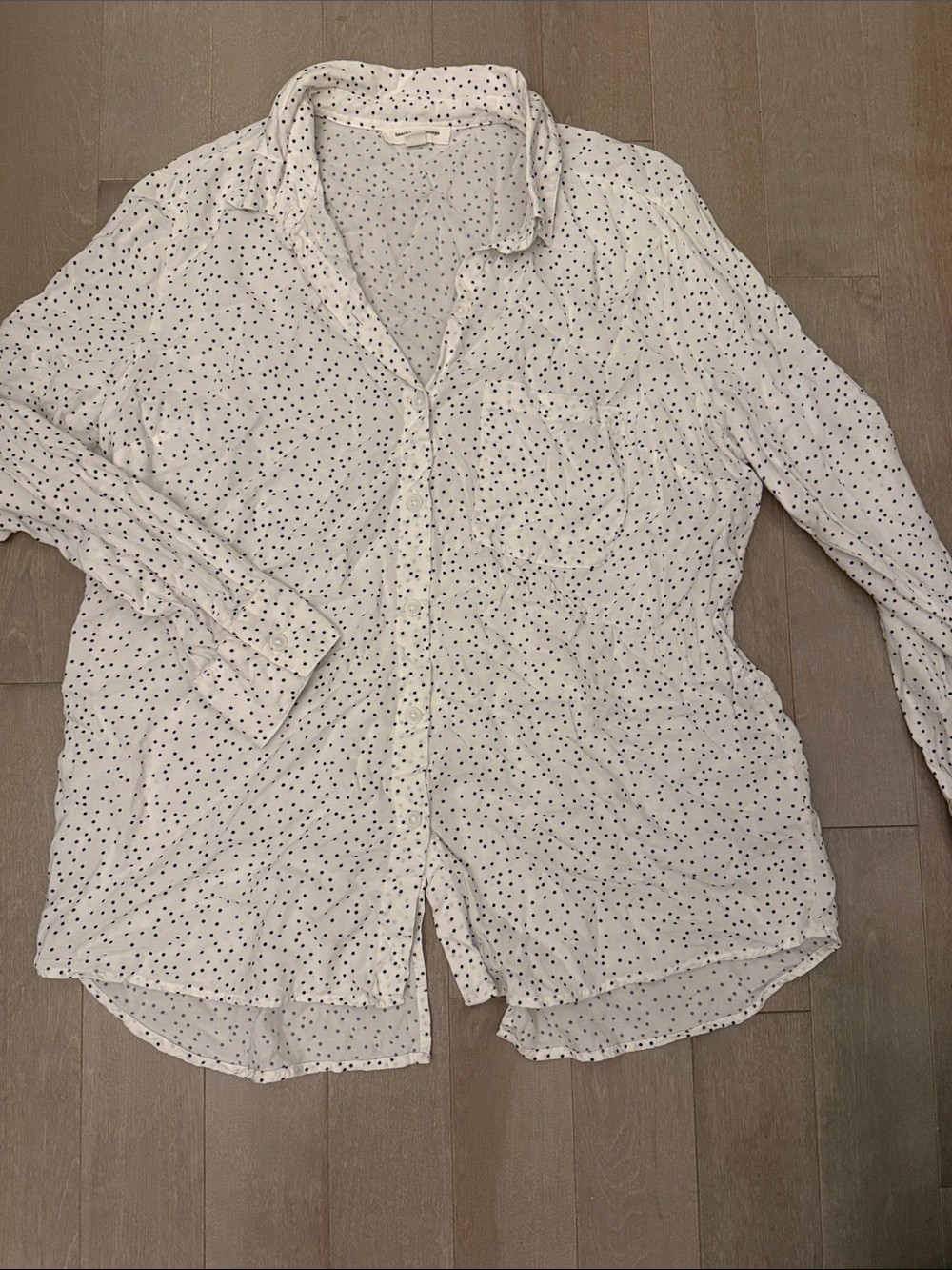 beachlunchlounge White Button-Down Shirt with Black Dot Print